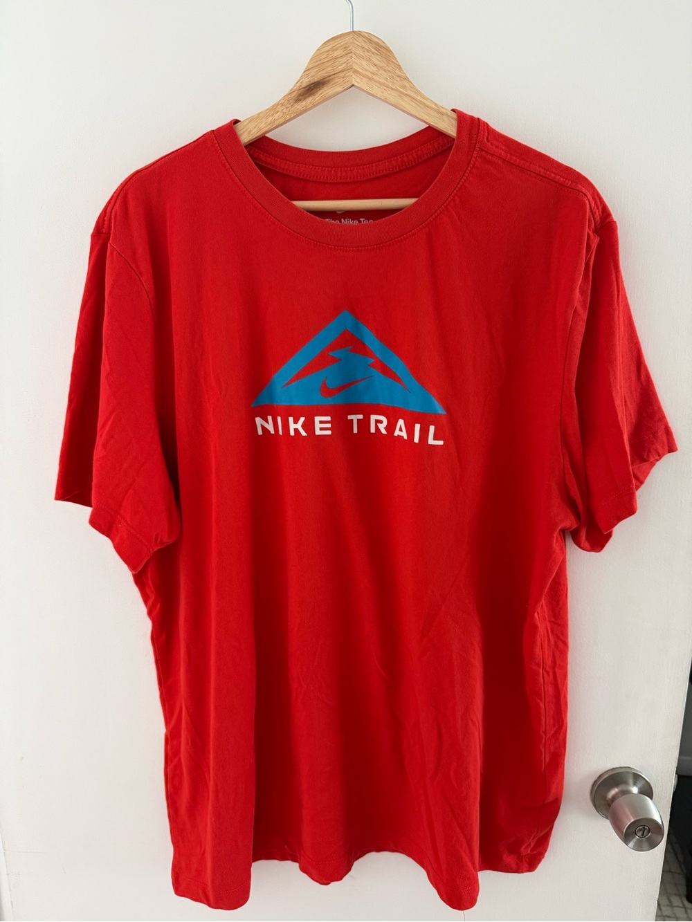 Nike Trail Red Short-Sleeve Shirt Size XL